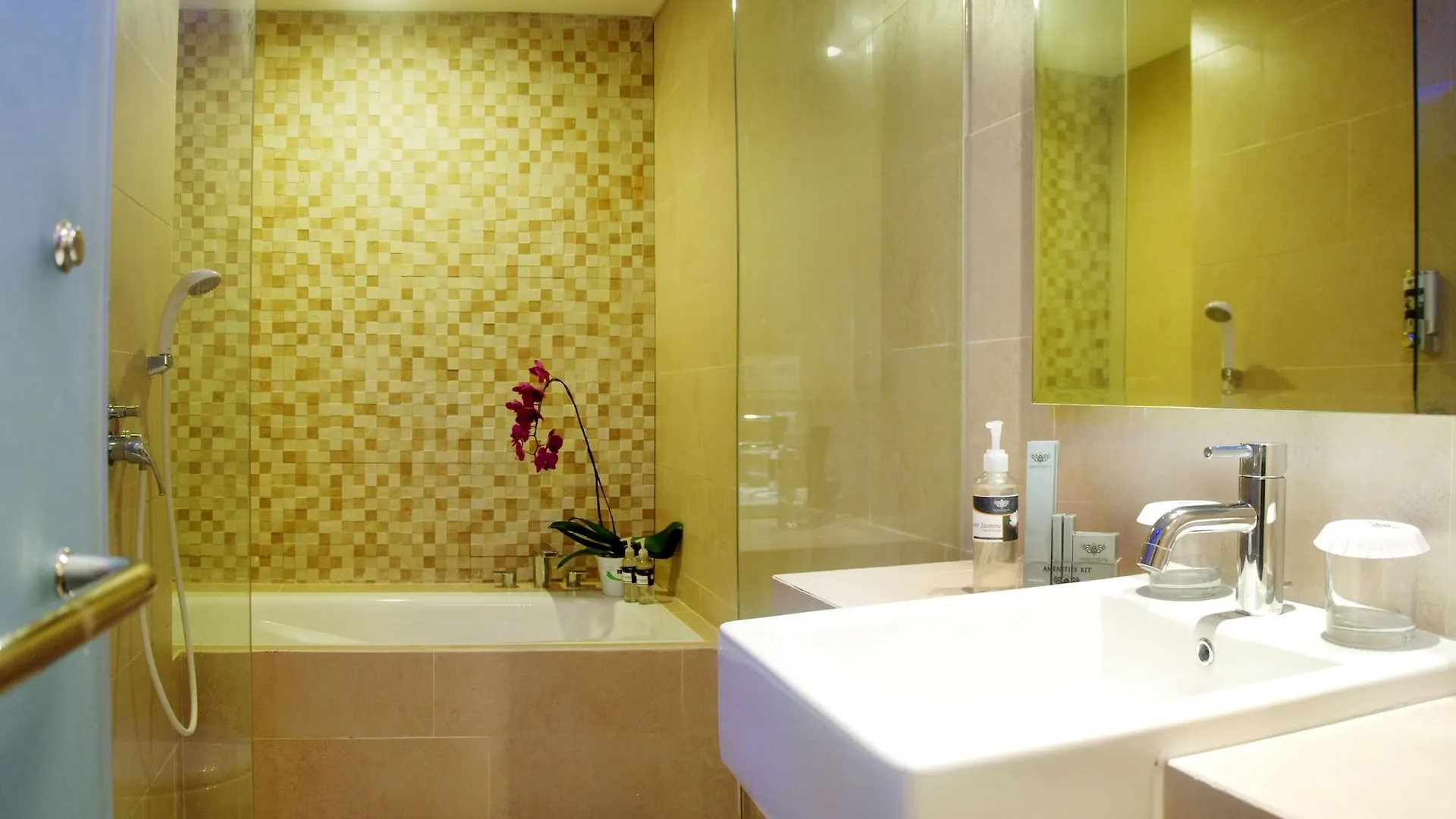 Hotel Grand Barong Resort Kuta Lombok